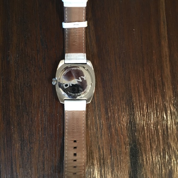 DKNY crocodile embossed leather watch - Picture 2 of 4